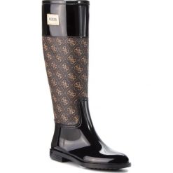 Kalosze GUESS - FLSSY3 RUB11 BROWN. Brązowe buty zimowe damskie Guess, z aplikacjami, z materiału, przed kolano. Za 529,00 zł.