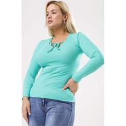 Miętowa Bluzka Not Far From. Zielone bluzki damskie Born2be, xl, bez wzorów, z dzianiny, z okrągłym kołnierzem, z długim rękawem. Za 14,99 zł.