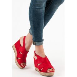 CZERWONE SANDAŁY ESPADRYLE. Czerwone espadryle damskie BEST SHOES, bez wzorów, z zamszu, bez obcasa, bez zapięcia. Za 89,90 zł.