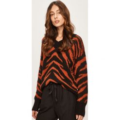 Answear - Sweter. Pomarańczowe swetry damskie ANSWEAR, s, bez wzorów, z dzianiny, z krótkim rękawem, krótkie, bez kaptura. W wyprzedaży za 99,90 zł.