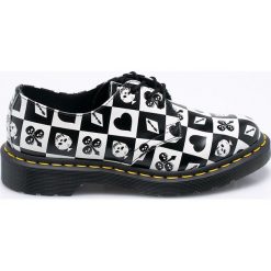 Dr Martens - Półbuty. Czarne mokasyny damskie Dr. Martens, ze skóry, na obcasie. W wyprzedaży za 479,90 zł.