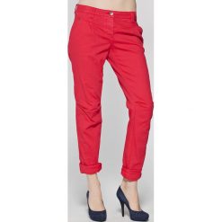 Tom Tailor - Spodnie. Czerwone chinosy damskie marki TOM TAILOR DENIM, z bawełny. W wyprzedaży za 49,90 zł.