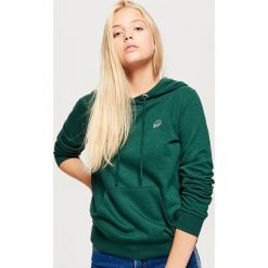 Bluza hoodie - Khaki. Brązowe bluzy damskie Cropp, l. Za 69,99 zł.