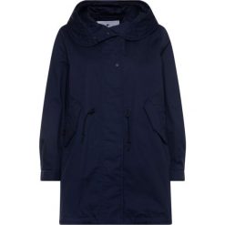 Parka Woolrich Over WWOU0235FR UT1974. Niebieskie kurtki damskie Woolrich, s, bez wzorów, bez kaptura. W wyprzedaży za 1519,00 zł.