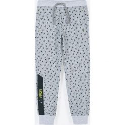 Coccodrillo - Spodnie dziecięce 92-122 cm. Szare spodnie chłopięce COCCODRILLO, bez wzorów, z dzianiny. Za 59,90 zł.