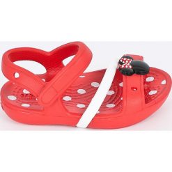 Crocs - Sandały dziecięce. Czerwone sandały dziewczęce Crocs, z gumy, bez zapięcia. W wyprzedaży za 139,90 zł.