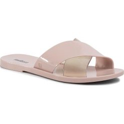 Klapki MELISSA - Essential Slide Ad 32755 Light Pink/Pink 53487. Różowe klapki damskie Melissa, bez wzorów, z tworzywa sztucznego, bez obcasa. W wyprzedaży za 169,00 zł.