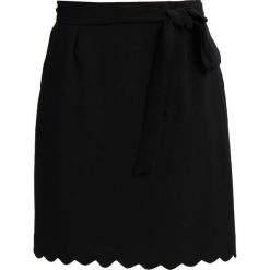 Spódniczki trapezowe: Cortefiel BAJO ONDAS Spódnica trapezowa black