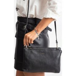 Listonoszka skórzana torebka Rovicky TM-017 czarna - Czarny. Czarne listonoszki damskie ROVICKY, na co dzień, w paski, z jeansu, eleganckie, bez dodatków. Za 194,99 zł.