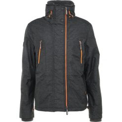 Superdry POLAR WINDATTACKER Kurtka wiosenna coal grit/emergency orange. Szare kurtki męskie marki Superdry, z bawełny, sportowe. Za 509,00 zł.