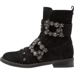 Alma en Pena Botki crosta black. Czarne botki damskie skórzane marki Alma en Pena, klasyczne. Za 719,00 zł.
