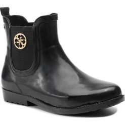 Kalosze GUESS - Rekha2 FL7RK2 RUB10 BLKBL. Czarne kalosze damskie Guess, z aplikacjami, z tworzywa sztucznego. Za 439,00 zł.