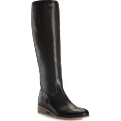 Buty damskie. Czarne kozaki damskie Wittchen, ze skóry, eleganckie, bez obcasa, bez zapięcia. W wyprzedaży za 699,90 zł.