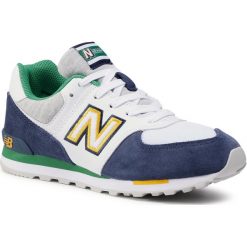 Sneakersy NEW BALANCE - GC574NLB Biały Kolorowy. Białe trampki chłopięce New Balance, bez wzorów, z zamszu, na sznurówki. Za 249,00 zł.