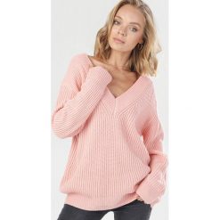 Różowy Sweter Patris. Różowe swetry damskie Born2be, s, bez wzorów, bez rękawów, bez kaptura. Za 139,99 zł.