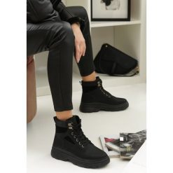 Czarne Traperki Kelley. Czarne buty sportowe damskie Renee, klasyczne. Za 109,99 zł.