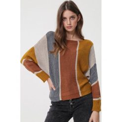 Brązowy Sweter Singara. Pomarańczowe swetry damskie Born2be, s, w paski, wizytowe, bez rękawów, długie, bez kaptura. Za 89,99 zł.