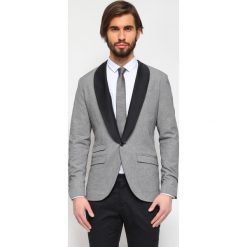 MARYNARKA MĘSKA Z GUZIKIEM. Czarne marynarki męskie marki Top Secret, m, eleganckie. W wyprzedaży za 99,99 zł.