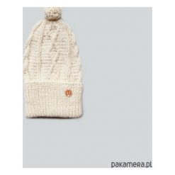 Wywijana kremowa czapka z wełny alpaki. Białe czapki zimowe damskie marki Pakamera, z wełny. Za 120,00 zł.