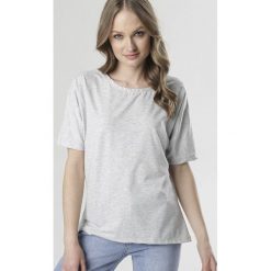 Szary T-shirt Delofer. Szare bluzki damskie Born2be, xl, bez wzorów, bez kołnierzyka. W wyprzedaży za 39,99 zł.