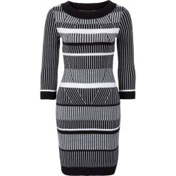 Sukienka dzianinowa bonprix czarny. Czarne sukienki dzianinowe marki bonprix, w paski, z krótkim rękawem, mini, dopasowane. Za 119,99 zł.