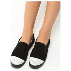 Czarne Slip On Lenny. Czarne trampki damskie slip on Born2be. Za 49,99 zł.