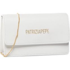 Torebka PATRIZIA PEPE - 2V9514/A229-W146 Bianco. Białe torebki klasyczne damskie Patrizia Pepe, bez wzorów, ze skóry, wizytowe, bez dodatków. Za 889,00 zł.