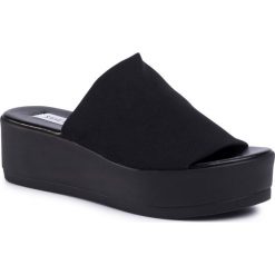 Klapki STEVE MADDEN - Slinky Sandal SM11000289-04004-001 Black. Czarne klapki damskie Steve Madden, bez wzorów, ze skóry ekologicznej, bez obcasa, na koturnie. Za 299,00 zł.