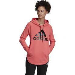 DAMSKA BLUZA Z KAPTUREM MUST HAVES BADGE OF SPORT (L). Różowe bluzy sportowe damskie Adidas, l, bez wzorów, z bawełny, bez rękawów, z kapturem. W wyprzedaży za 189,99 zł.