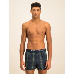 Bokserki TOMMY HILFIGER Woven UM0UM01509. Niebieskie bokserki męskie TOMMY HILFIGER, bez wzorów, z bawełny. W wyprzedaży za 99,00 zł.