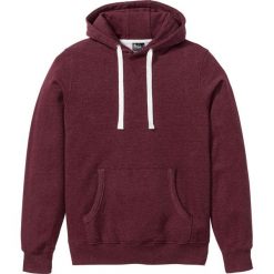 Bluza z materiału pique, z kapturem bonprix czerwony klonowy. Czerwone bluzy męskie bonprix, xl, bez wzorów, z kapturem, bez rękawów, z kapturem. Za 99,99 zł.