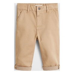 Mango Kids - Spodnie Chino5 80-104 cm. Niebieskie spodnie chłopięce Mango Kids, bez wzorów, z elastanu, casualowe. Za 69,90 zł.