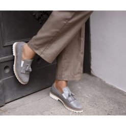 Półbuty - skóra naturalna - model 247 - kolor szary błyszczący. Szare półbuty damskie Zapato, ze skóry. W wyprzedaży za 224,25 zł.