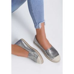 Khaki Espadryle Splendiferous. Brązowe espadryle damskie Inny, z aplikacjami, bez obcasa, na płaskiej podeszwie. Za 59,99 zł.