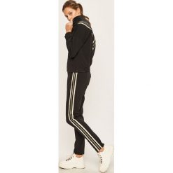 Scotch & Soda - Spodnie. Czarne spodnie damskie Scotch & Soda, s, z elastanu. W wyprzedaży za 379,90 zł.