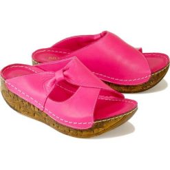 ARTIKER RELAKS 46C0528 fuji, klapki damskie. Koturny damskie Artiker Relaks, bez wzorów, ze skóry, bez obcasa, na koturnie. Za 189,90 zł.