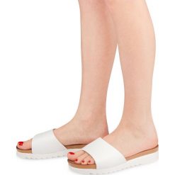 Klapki damskie Laura Mode H10 Białe. Białe klapki damskie LAURA MODE, bez wzorów, z tworzywa sztucznego, bez obcasa, na płaskiej podeszwie. Za 40,50 zł.