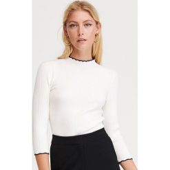 Sweter z półgolfem - Kremowy. Białe swetry damskie Reserved, s, bez wzorów, bez rękawów, bez kaptura. Za 99,99 zł.