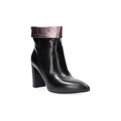 Botki Café Noir LF415. Czarne botki damskie Café Noir, bez obcasa, bez zapięcia. W wyprzedaży za 367,66 zł.