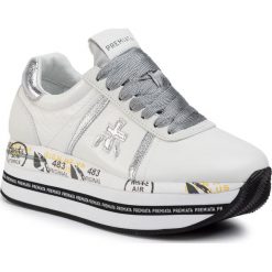 Sneakersy PREMIATA - Beth 4517 White. Białe półbuty damskie Premiata, na co dzień, bez wzorów, ze skóry, bez obcasa, na koturnie, bez zapięcia. Za 899,00 zł.
