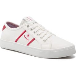 Tenisówki GANT - Zoee 18538445 Wht./Cardinal Red G313. Białe półbuty damskie GANT, bez wzorów, z gumy, bez zapięcia. W wyprzedaży za 209,00 zł.