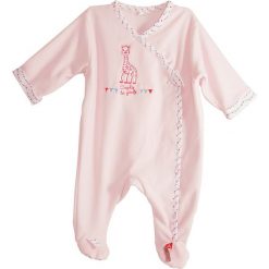 Pajacyk w kolorze jasnoróżowym. Różowe body niemowlęce Mayo Parasol, z nadrukiem, z bawełny. W wyprzedaży za 82,95 zł.