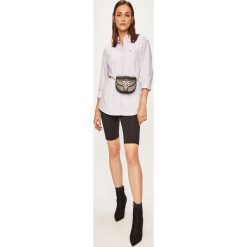 Tommy Jeans - Koszula. Białe bluzki damskie s, z bawełny, klasyczne. W wyprzedaży za 179,90 zł.