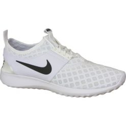 Nike WMNS Juvenate 724979-101. Białe buty sportowe damskie Nike, bez wzorów, z materiału, sportowe, na fitness i siłownię. W wyprzedaży za 259,99 zł.