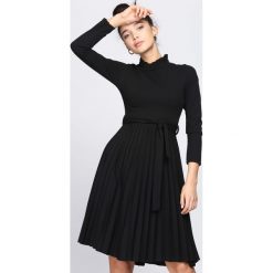 Czarna Sukienka Forever. Czarne sukienki marki Born2be, s, z elastanu, midi. Za 99,99 zł.