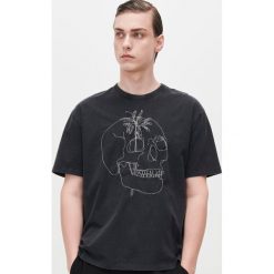 T-shirt z wyszywanym wzorem - Czarny. Czarne t-shirty damskie Reserved, s, bez wzorów, bez kołnierzyka. W wyprzedaży za 19,99 zł.