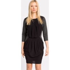 Trussardi Jeans - Sukienka. Szare sukienki damskie Trussardi Jeans, na co dzień, bez wzorów, z elastanu, casualowe, z okrągłym kołnierzem, bez rękawów, mini, proste. W wyprzedaży za 359,90 zł.