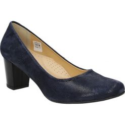Czółenka skórzane na słupku Casu 2030. Brązowe buty ślubne damskie marki bonprix, na obcasie. Za 179,99 zł.