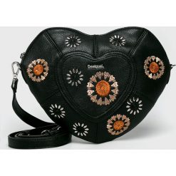 Desigual - Torebka. Czarne listonoszki damskie Desigual, w paski, z bawełny, na ramię, małe, z aplikacjami. W wyprzedaży za 159,90 zł.
