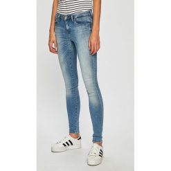 Only - Jeansy Carmen. Niebieskie jeansy damskie ONLY. W wyprzedaży za 119,90 zł.